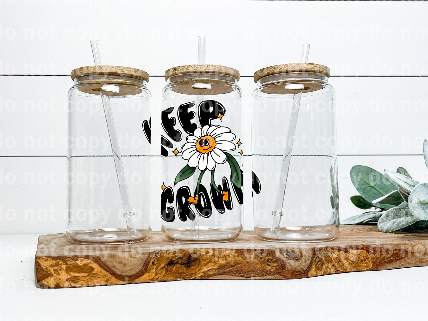 Sigue creciendo la margarita sonriente