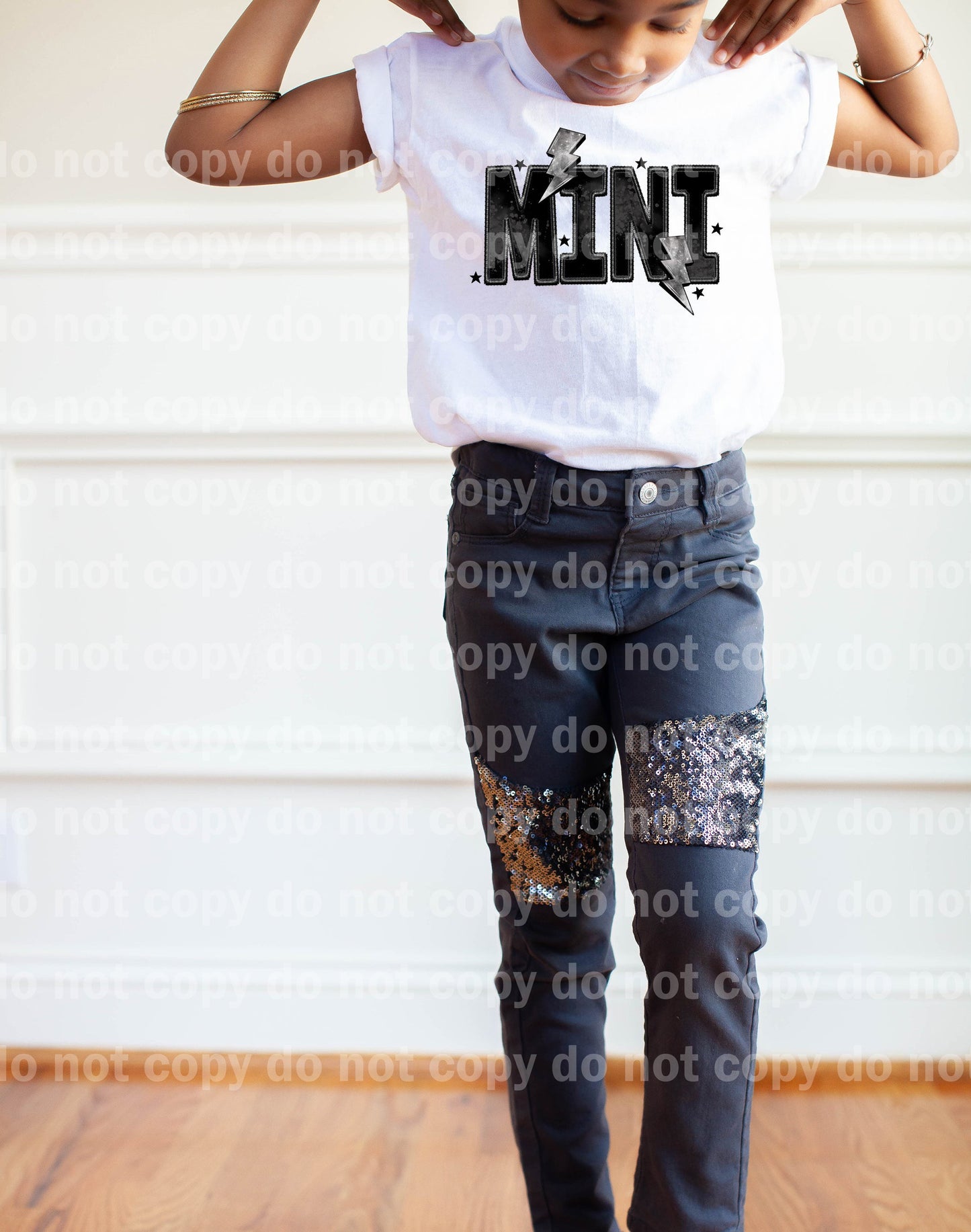 Mini bordado con pernos, estampado monocromático de sueños o estampado por sublimación