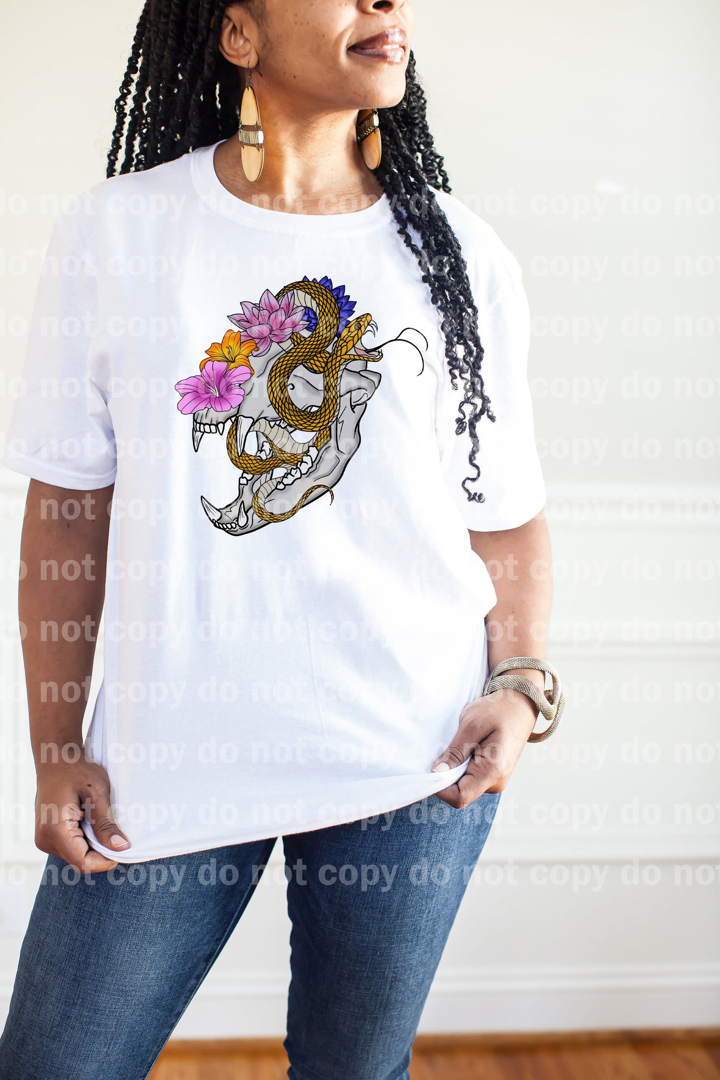 Estampado de ensueño de serpiente y calavera floral o estampado por sublimación