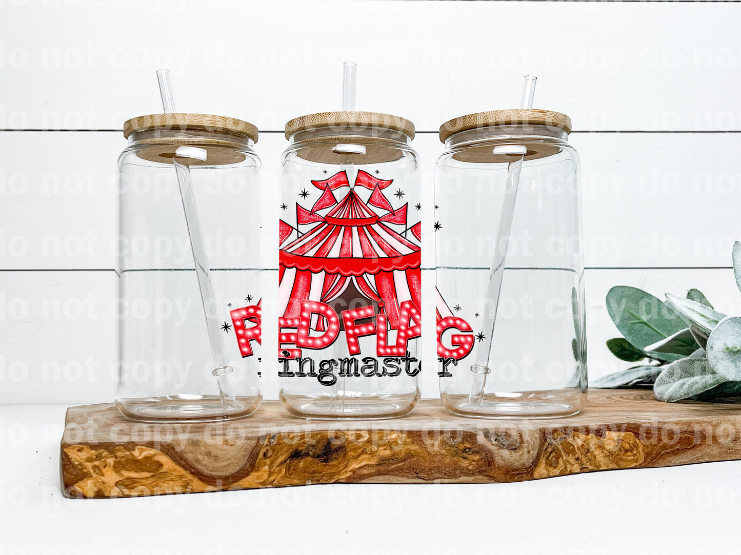 Fuente de máquina de escribir Red Flag Ring Master