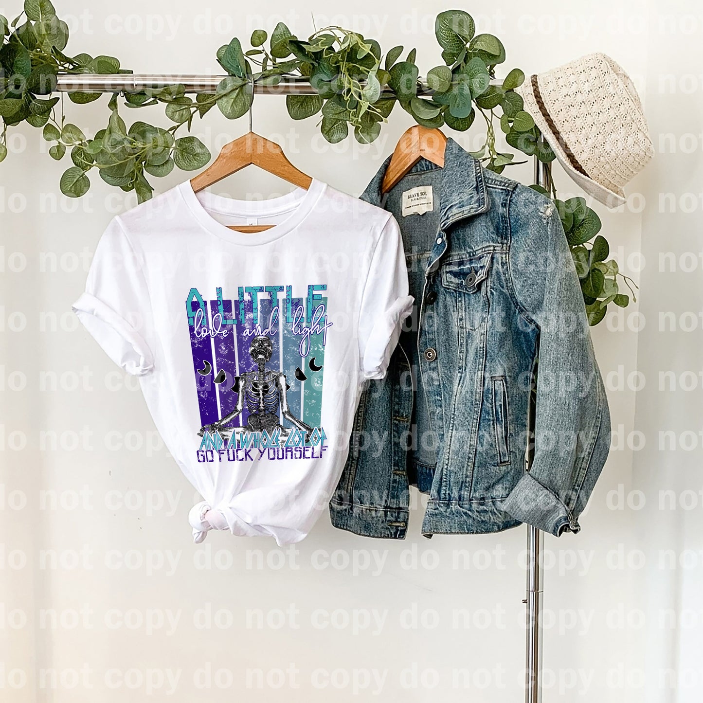 Un poco de amor y luz y mucho vete a la mierda Dream Print o Sublimation Print