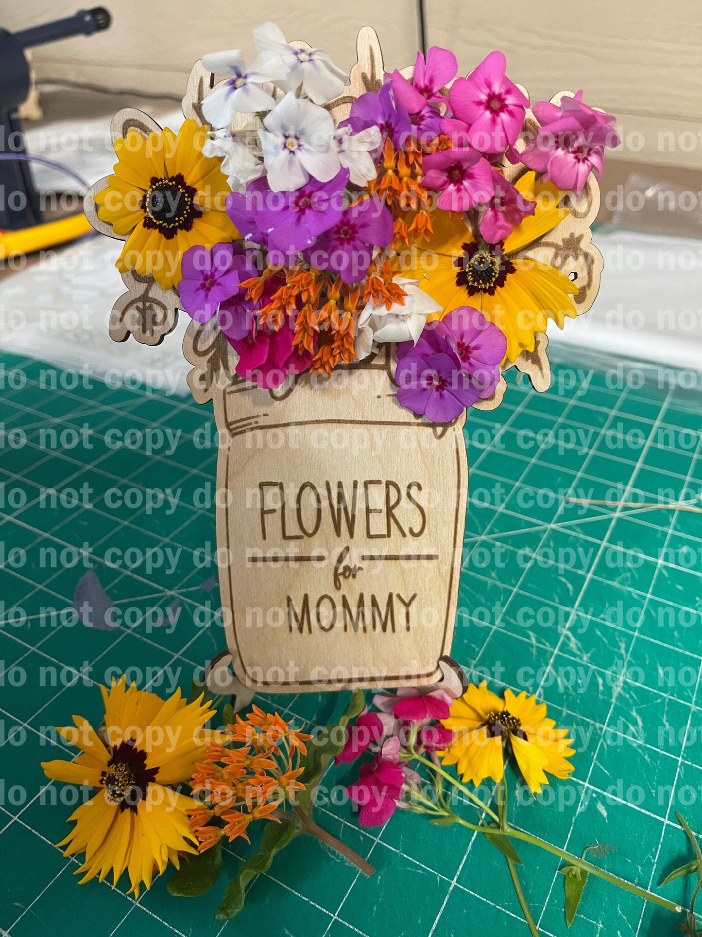 Wood Flower Holder for Mom, Mama, Mommy, Granny, Grammy, Grandma, Nana, Nanny and Gigi Laser Made