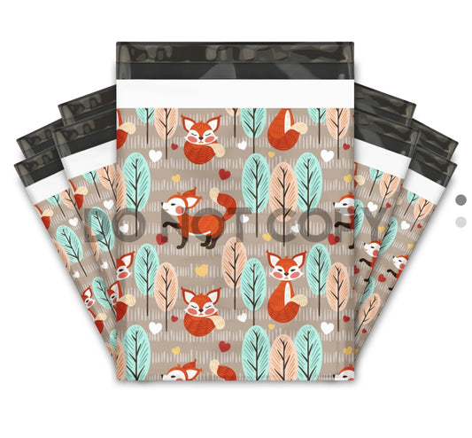 Poly mailer 10x13 brown background with foxes fox pattern