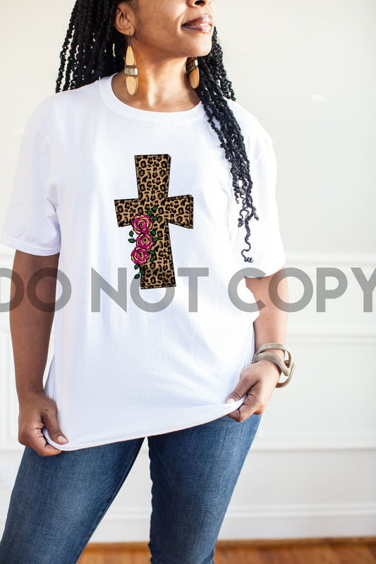Estampado por sublimación floral con cruz de leopardo