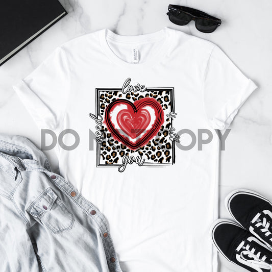 Love Is All You Need Estampado de leopardo Impresión por sublimación en color corazón